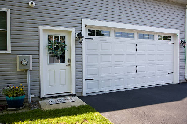 24/7 Emergency Garage Door Panel Replacement experts in Chetek, WI